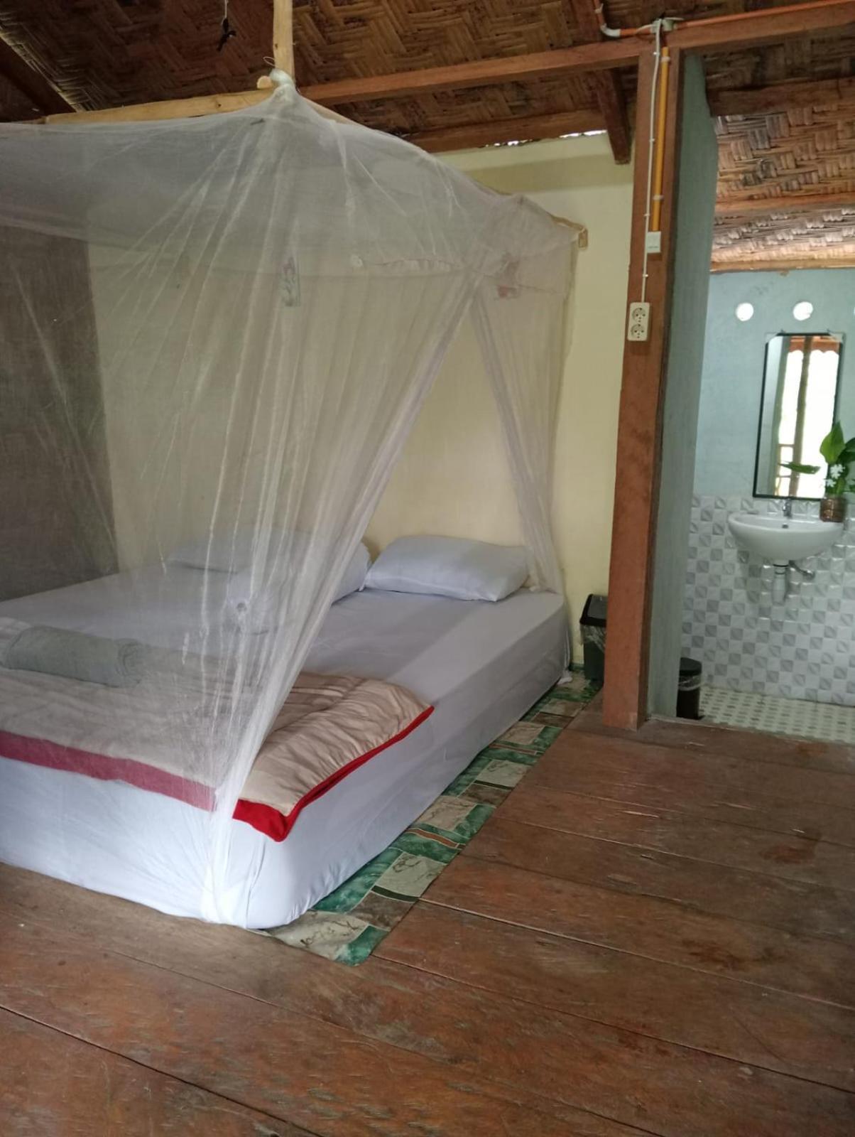 Landak River Guest House Only Trekking With Us Букит Лаванг Екстериор снимка